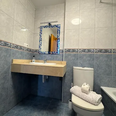 Surf And House 招待所 *