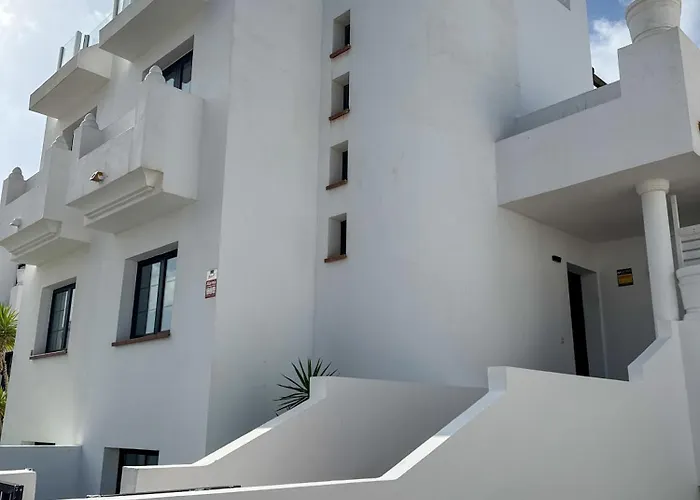 Surf And House Affittacamere *